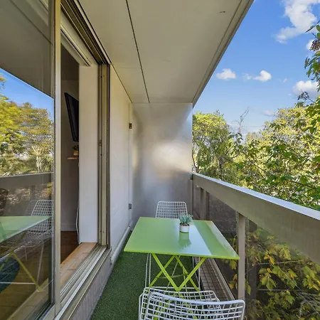 Chic Champs-elysees *