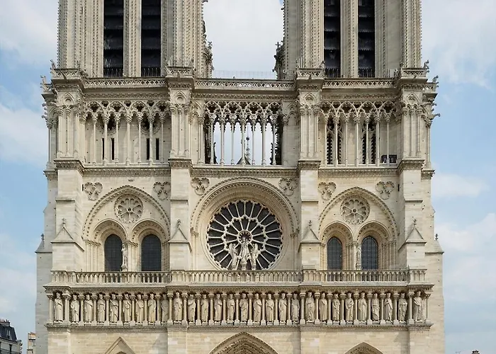 Chic Champs-elysees Apartmán *