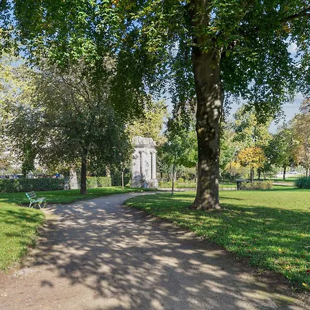 Chic Champs-elysees Paryż