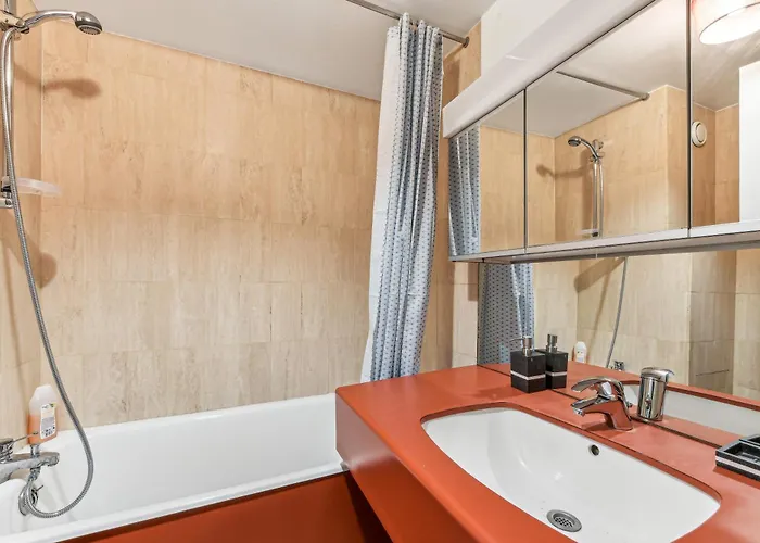 Chic Champs-elysees * Paris